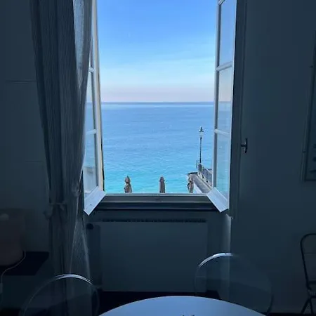 Finestra Sul Lungomare Camogli