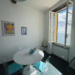 아파트 Una Finestra Sul Lungomare *